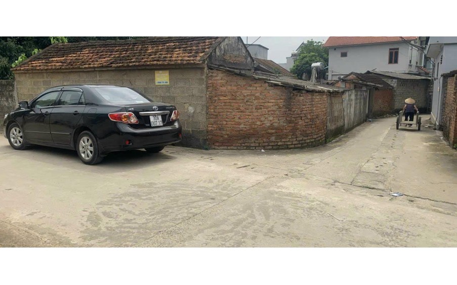 CC gửi bán lô đất 70.5m2, Đông Phương Yên, lô góc, ô tô, ngõ thông, giá chưa đến 1 tỷ.
