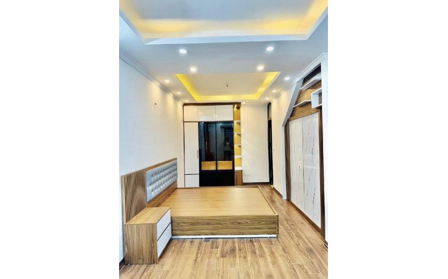 Phải thật nhanh tay, nhà tôn đức thắng, 32m2 x 5 tầng, Nội thất trăm củ, thoáng sáng, 70m ra phố, ngõ to rộng 3 gác chạy ầm ầm, Hàng xóm thân thiện