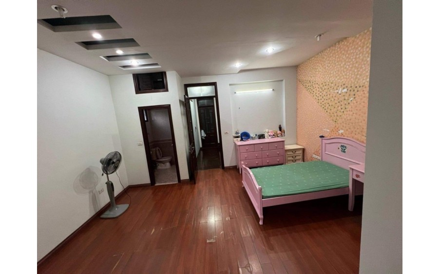 Bán nhà đẹp Láng Hạ, 2 ô tô tránh, view vĩnh viễn, 80m2x4T, 2x tỷ