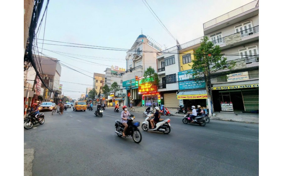 Bán nhà lầu Mặt Tiền Phạm Văn Thuận, đối diện chợ Tân Mai, giá đầu tư