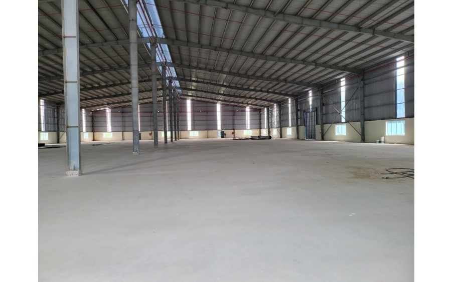 Cho Thuê Xưởng Tại Bến Cát, Bình Dương.Diện Tích Xưởng: 8.000 m² (2 xưởng, mỗi xưởng 4.000 m²).Giá Thuê: 63.000 VND/m²