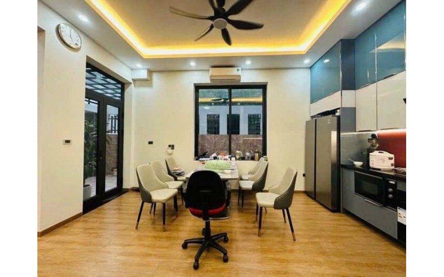 Bán nhà Lê Trọng Tấn, 52m2x4 tầng, mặt ngõ, lô góc, thang máy, kinh doanh, ô tô chạy qua. Giá 7.2 tỷ