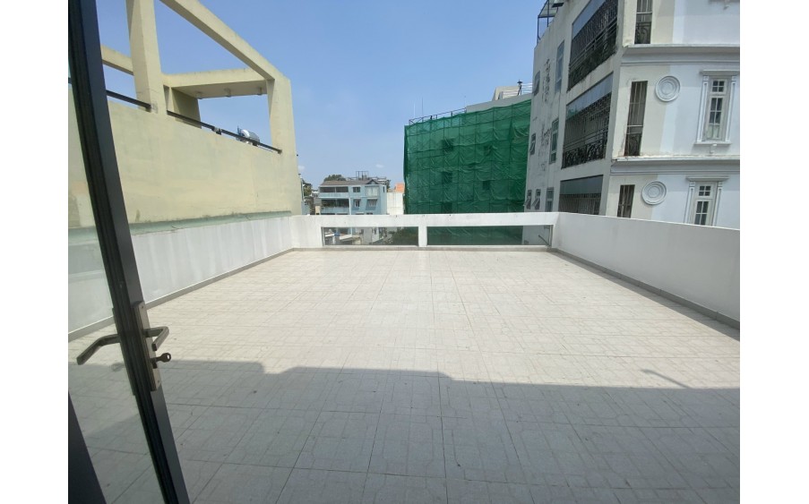 Bán nhà ngang 5,3 m - căn góc 3 mặt tiền hẻm xe hơi đường Nguyễn Kim quận 10  giá 14 tỷ - DT 70 m2