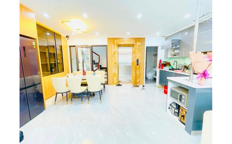 Bán nhà Vương Thừa Vũ, 50m2x4 tầng,mặt ngõ, ô tô đỗ cửa, kinh doanh. thang máy. Giá 8ty7