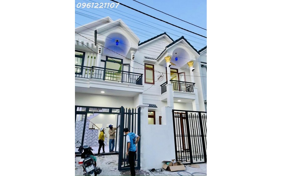 cần tiền Bán nhà tân bình 2 tầng sổ riêng thổ cư