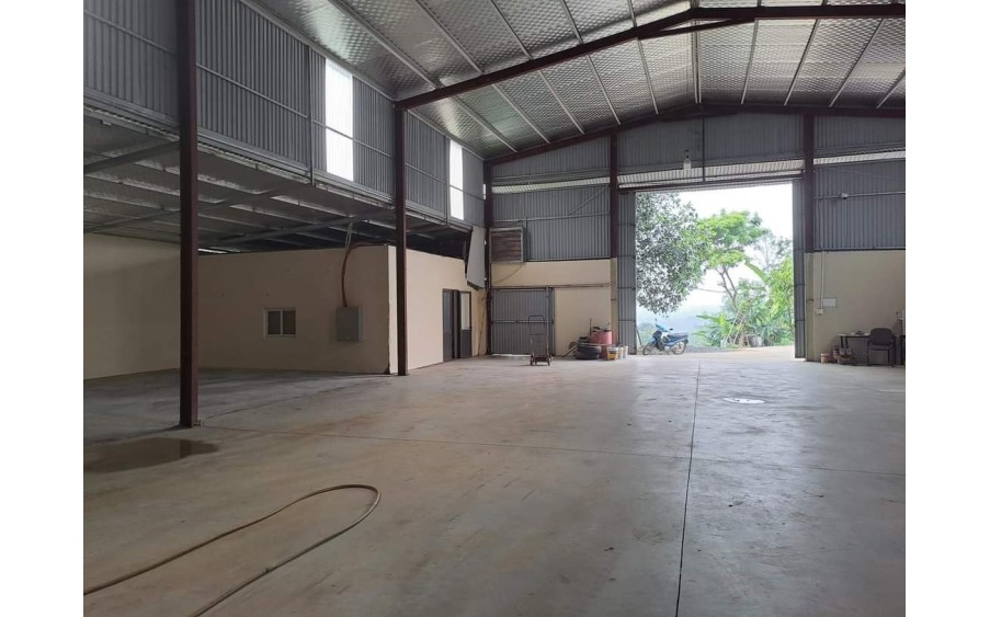 Cho thuê kho xưởng tại Đông Xuân, Quốc Oai , Hà Nội. Diện tích 1000m2 kho xưởng và 500m2 sân giá 30 triệu