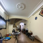Cho thuê nhà 4 ngủ tại ngõ 250 Kim Giang, Thanh Xuân.10tr