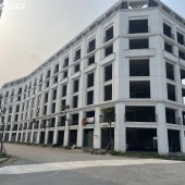 Bán căn shophouse sổ lâu dài, sát vườn hoa cây xanh, sát mấy toà chung cư.