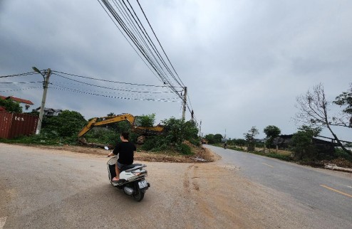 Cần bán đất Phú Thị, GIA LÂM. 50m  mt 5m, chỉ 1,8 tỷ . Lô góc .Gia Lâm quận đón tương lai.