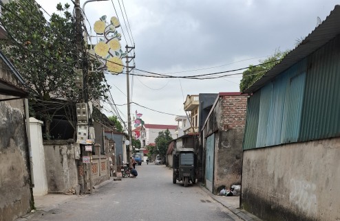 Bán đất Lỗ giao, Việt Hùng 60m x 5m oto tránh thông, vuông vắn, nhỉnh 3 tỷ TL. LH: 0936123469