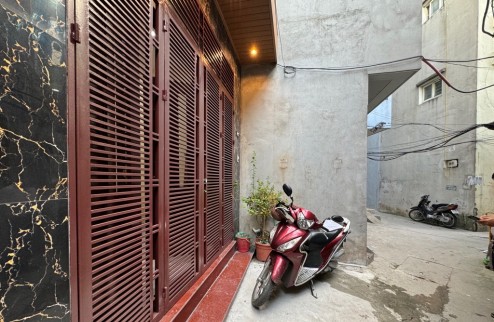 Bán nhà Dương Văn Bé 30 m2 / 6 Tầng / mặt tiền 3.5 m / giá 6.5 tỷ Hai Bà Trưng