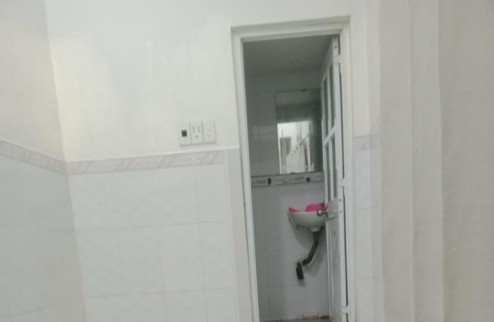 Bán nhà đẹp ngay Phạm Văn Hai, Tân Bình, 10m2, 3tầng, 5x2, giá chỉ 1.7 tỷ