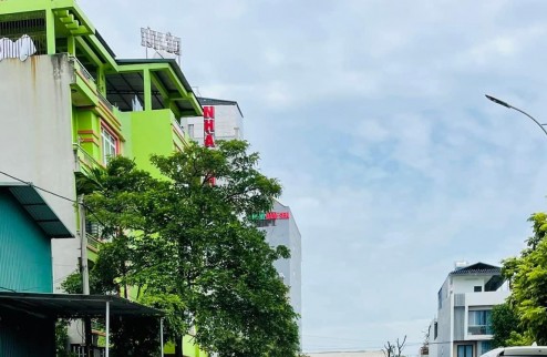 Cần bán lô đất 86m mặt tiền 6m tại Khu dân cư mới Hành Lạc, Như Quỳnh, Đường trước đất máy bay đỗ, đối diện sân bóng đá