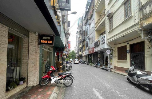 Bán nhà, thang máy, ô tô tránh Phạm Văn Đồng, Từ Liêm 88m 4 tầng MT 4.5m 15.8 tỷ