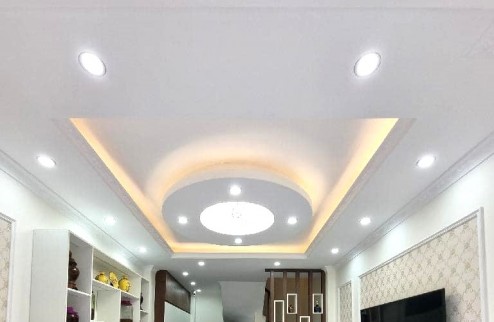 Nhà Tây Sơn, DT 38m2 x 4 tầng, lô góc 3 thoáng, dân xây chắc chắn, ngõ nông, gần hồ, Tổ dân phố đoàn kết, thân thiện