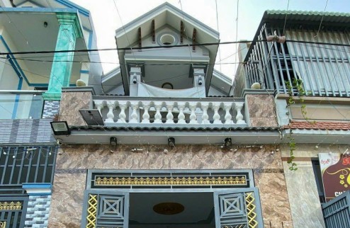 Bán nhà lầu P. Hoá An, gần chợ , sân oto, đường oto giá chỉ 2tỷ350
