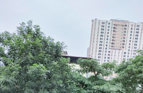 Bán gấp giá rẻ căn hộ tập thể khép kín tầng 3, Trại Găng phố Bạch Mai, gần phố Lê Thanh Nghị.