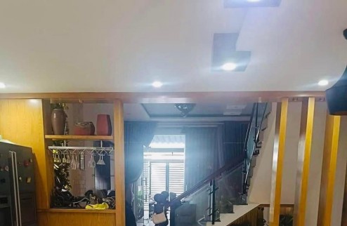 Cho thuê nhà 3 tầng kiệt ô tô : Điện Biên Phủ , Thanh Khê