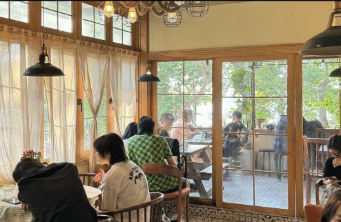 Chính Chủ Sang nhượng quán cafe mặt tiền đường Thanh Niên view trực diện hồ Tây