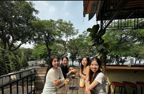 Chính Chủ Sang nhượng quán cafe mặt tiền đường Thanh Niên view trực diện hồ Tây