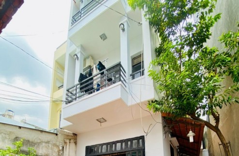 Bán Nhà Gò Vấp, Sát mặt Tiền Bùi Quang Là,  6.6* 19m,  trệt 2 lầu sân thượng, giá 8.8 tỷ