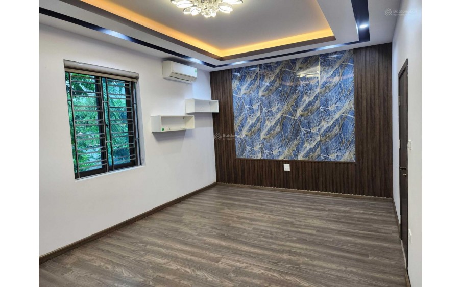 NHÀ NGUYỄN VĂN CỪ 70M2, 6 TẦNG, THANG MÁY, Ô TÔ VÀO NHÀ, 3 MẶT THOÁNG,GẦN CẦU CHƯƠNG DƯƠNG