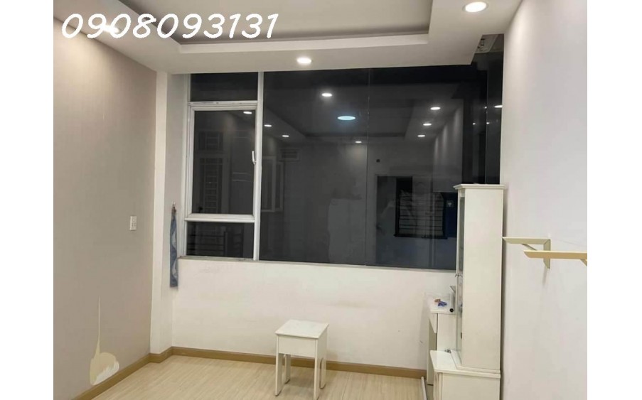 Bán Nhà Phường 5 Hẻm 304/ Thích Quảng Đức Dt : 55M2 , 3 Pn Giá 4 Tỷ 650 ( Còn Thương Lượng )