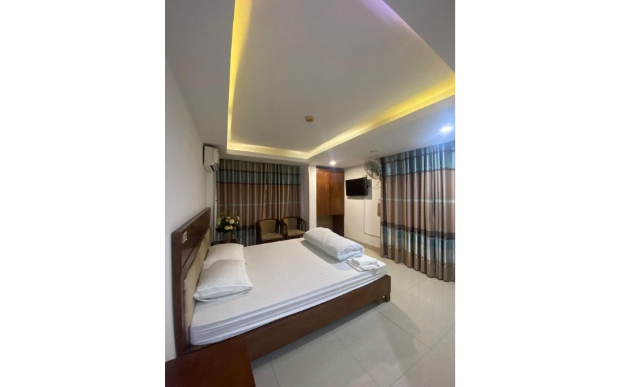 ⚜️ Tòa Khách sạn VIP Phương Mai, Đống Đa, 88/100m2 8T Lô góc MT 13m, Chỉ 29.5 Tỷ