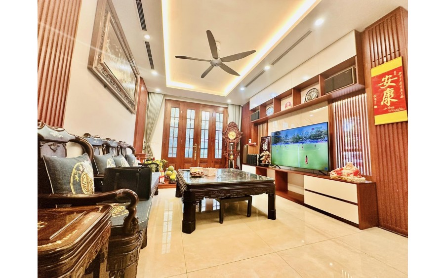 Siêu Phẩm Biệt Thự Lô Góc, Dự Án Granduer Palace 138B Giảng Võ 145m x 5T x Mt 8m. Giá 69 tỷ.