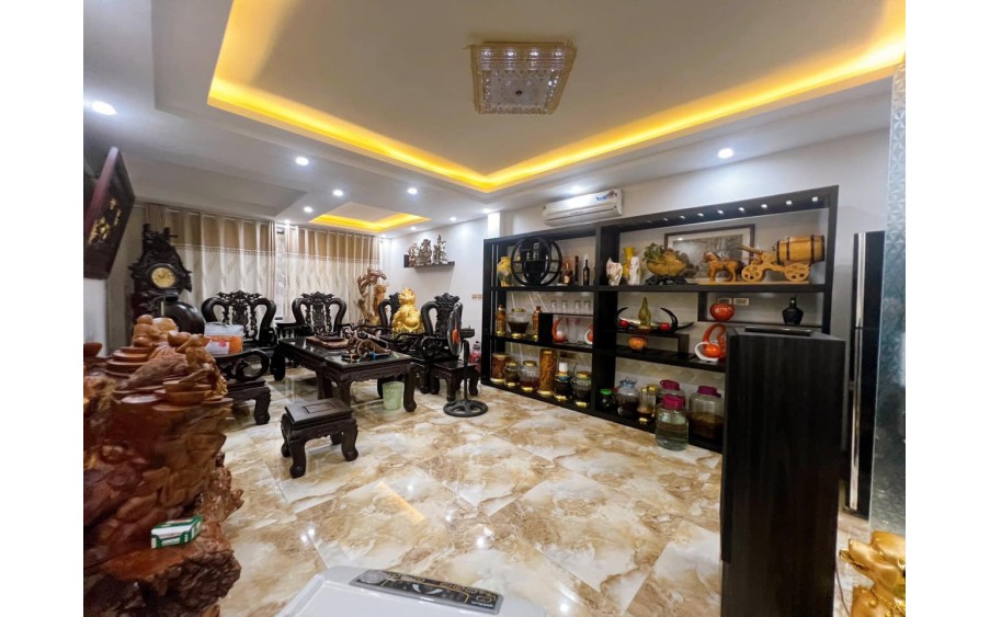 Bán Gấp ! Siêu Phẩm Mặt Phố Định Công Hạ 127m x 3 tầng, Giá 11 tỷ.