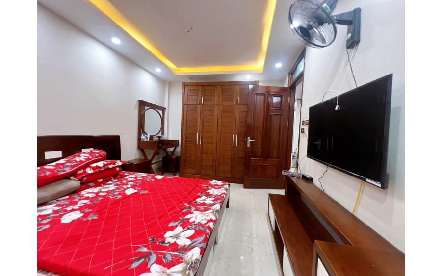 Bán Gấp ! Siêu Phẩm Mặt Phố Định Công Hạ 127m x 3 tầng, Giá 11 tỷ.