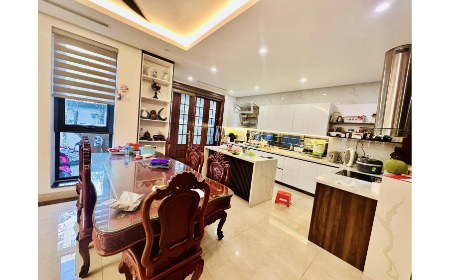 Siêu Phẩm Biệt Thự Lô Góc, Dự Án Granduer Palace 138B Giảng Võ 145m x 5T x Mt 8m. Giá 69 tỷ.
