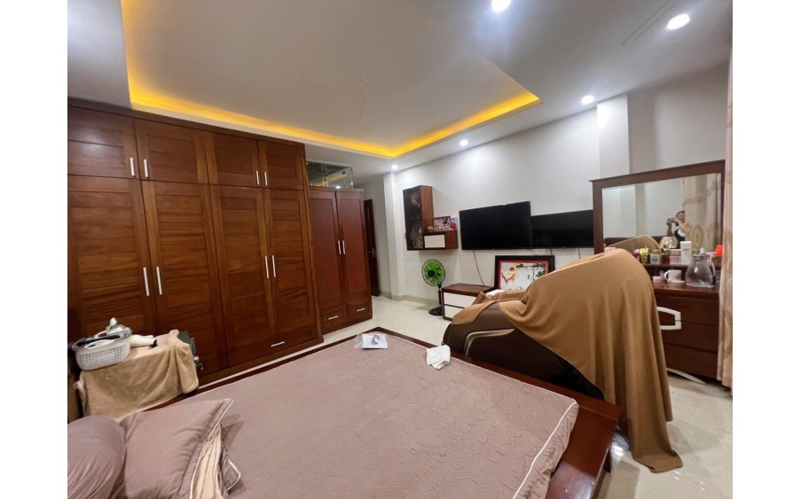 Bán Nhà Mặt Phố Kim Ngưu, Quận Hai BÀ Trưng, 220m x 4T, Giá 55 tỷ.