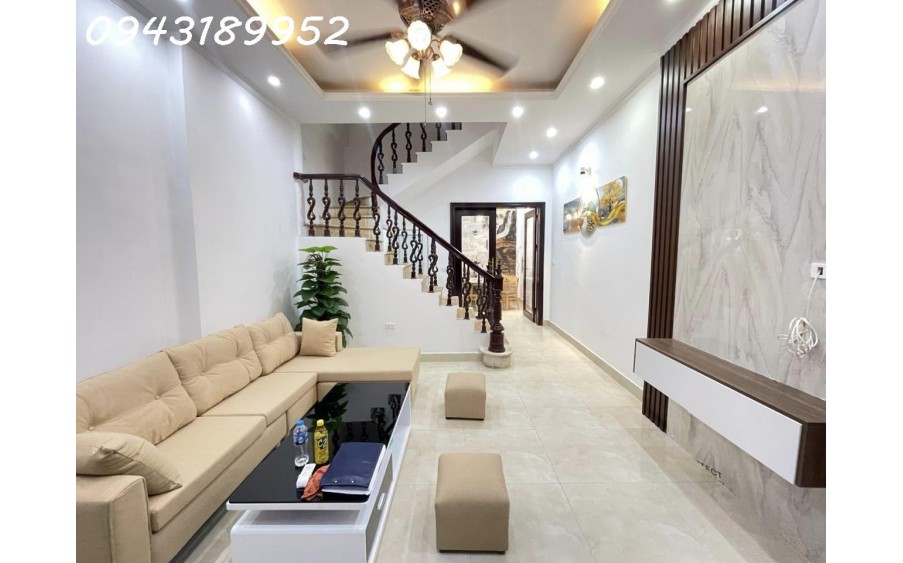 NHÀ HÀO NAM, ĐỐNG ĐA PH N LÔ ÔTÔ 5C ĐỖ CỬA - GIÁ ĐẦU TƯ - KHU VỰC HIẾM NHÀ BÁN.