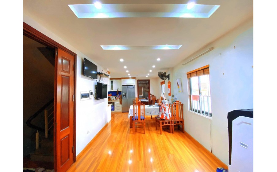 Siêu Phẩm Hoàn Kiếm, Mặt phố Hàng Bạc 140m x 5T. Giá 83 tỷ.