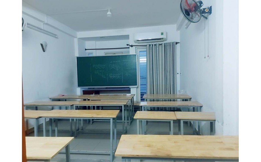 trung tâm Hiếm Hẻm xe con cách MT Vườn Lài có 10m, Q, Tân Phú. DT 76m²x4T. MT 6m. Chỉ 10.7 tỷ.