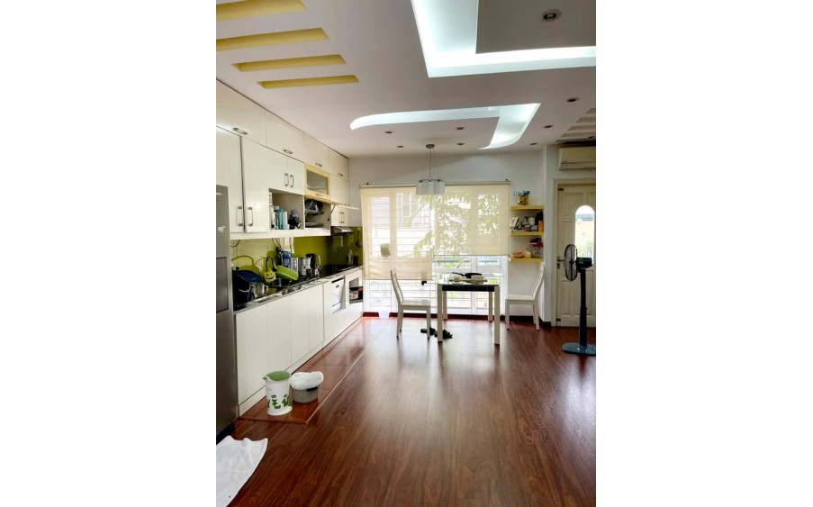 BÁN BIỆT THỰ MẶT PHỐ ĐÔNG QUAN CẦU GIẤY 130m 5T 10m MẶT TIỀN RỘNG, LÔ GÓC 3 THOÁNG, Ở VÀ KINH DOANH