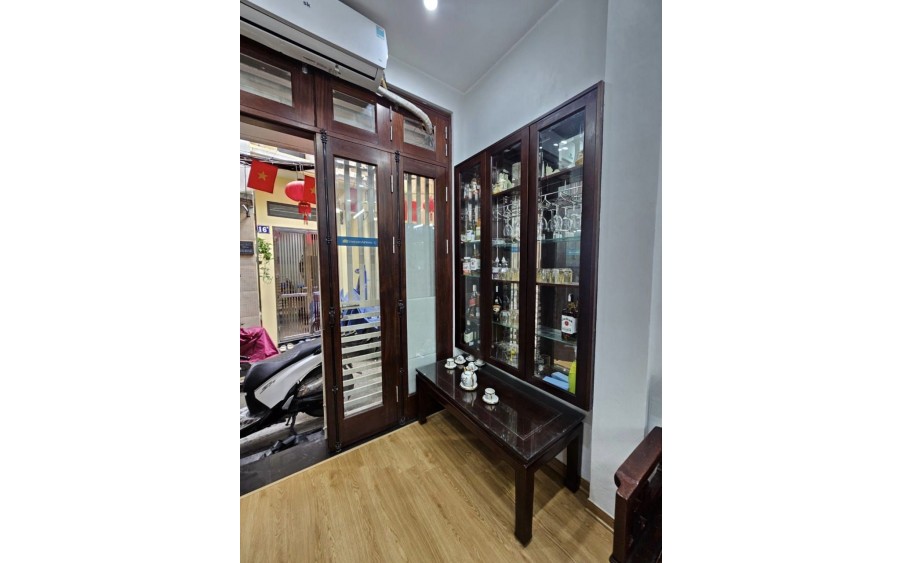 Bán nhà Đội Cấn 39m2 - 4 tầng, giá chào 6.3 tỷ còn thương lượng.