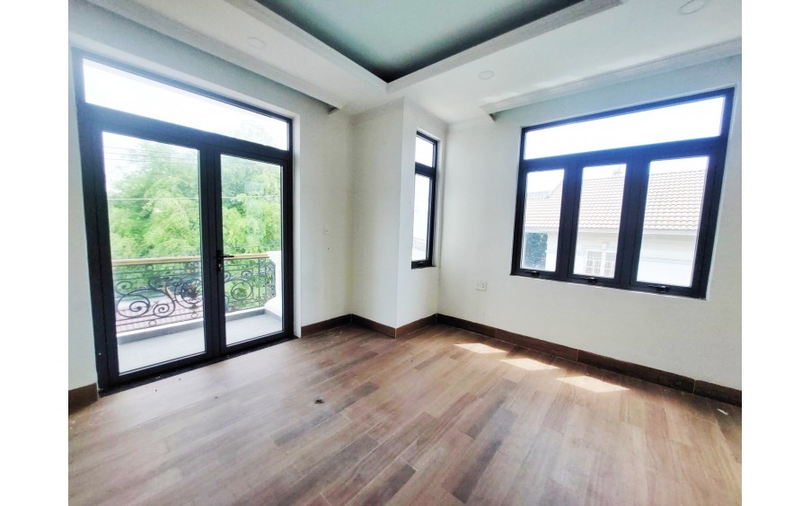 Bán nhà 15tỷ900. Đường số 6. 300m2, 5 tầng. Linh Xuân Thủ Đức.