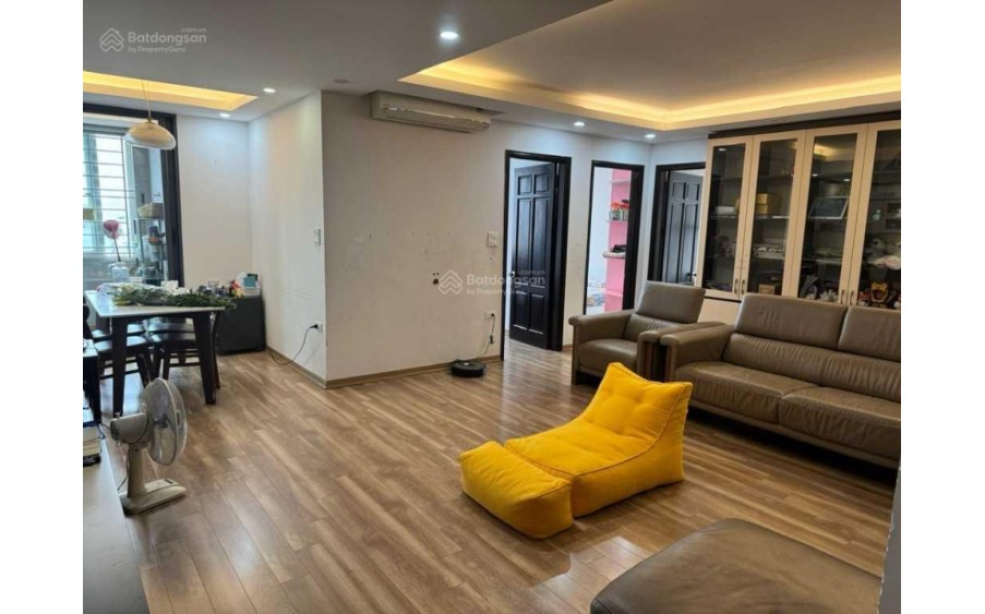 Hiếm! bán CH Số 6 Đội Nhân 111m2 3PN View Hồ Tây - Nhà đẹp - SĐCC - 5.9 tỷ