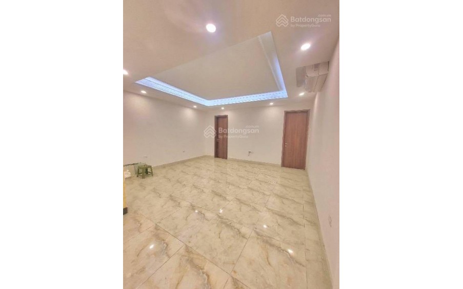 Hiếm! Hoa hậu mặt phố nguyễn khang 63m2 view Láng. G63 tránh đỗ, vỉa hè đá bóng. TM xịn. KD đỉnh