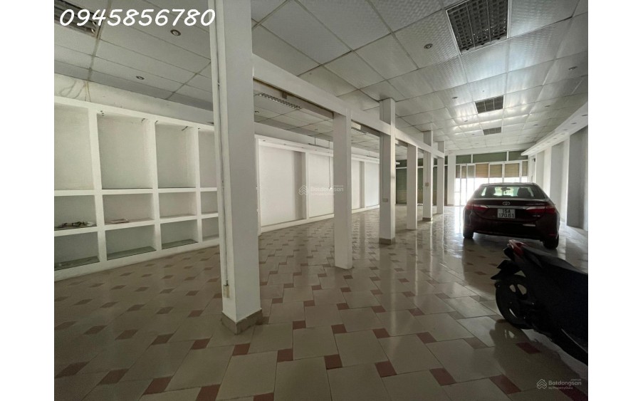 Cho thuê cửa hàng 200m2, mặt tiền 8m, mặt phố Nguyễn Văn Linh, Lê Chân, Hải Phòng