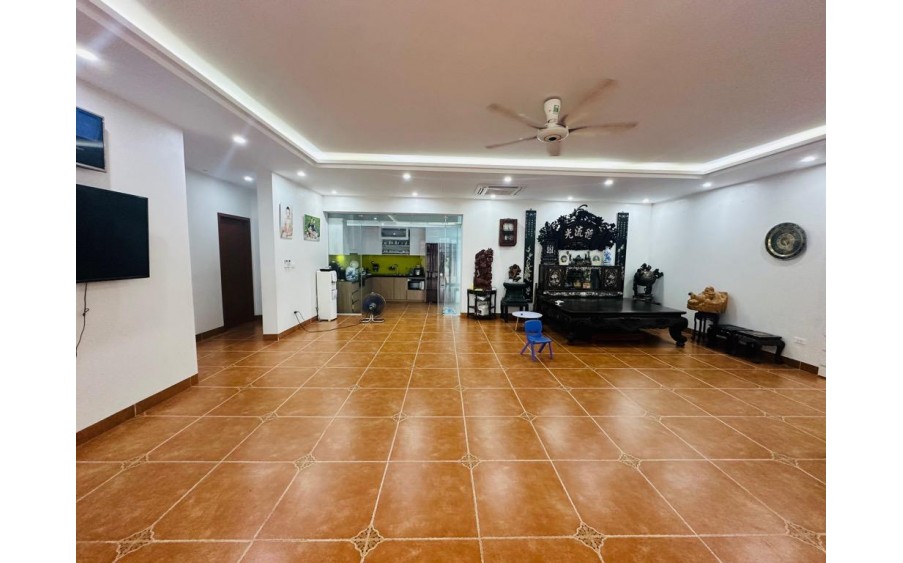 BÁN NHÀ HỒNG ĐÔ 650M2, MT 40M, 6 TẦNG, THÔNG SÀN KINH DOANH, CẠNH ĐƯỜNG ĐUA F1, THU NHẬP 1 TỶ/TH