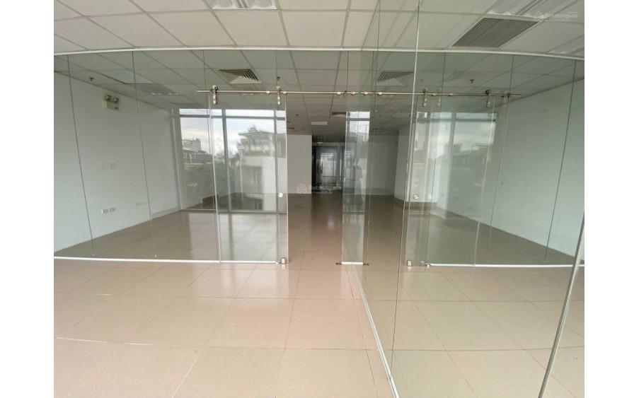 Giá thuê cực rẻ với diện tích văn phòng 350m2 tại tòa C14 Bắc Hà Tố Hữu miễn phí làm thêm ngoài giờ