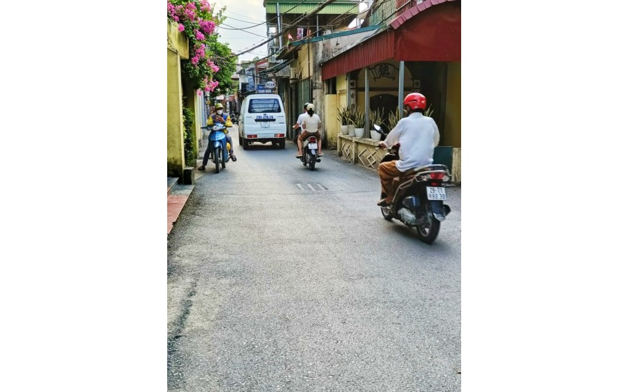 BÁN NHÀ NGÕ RỘNG THÊNH THANG ,HẰNG XÓM PAKCYTY LA KHÊ -HÀ ĐÔNG.