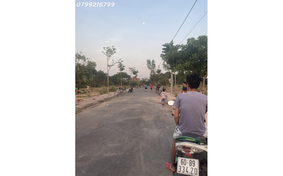 Nhà Bình Minh Trảng Bom Đồng Nai bán gấp 1 tỷ 6 trọn sổ 1 sẹc QL1A . Hỗ trợ vay 3 bên . Lh 0799 216 799 em Trinh.