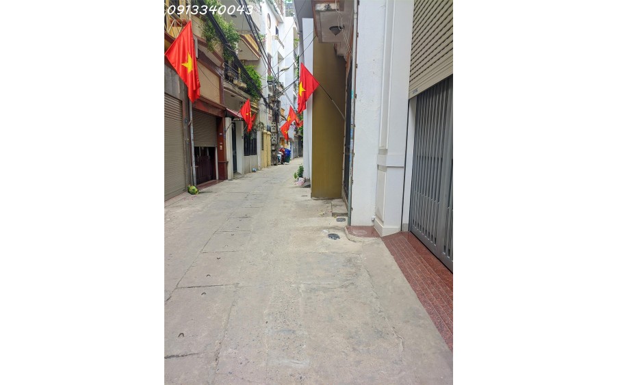Gia đình tôi chuyển nhượng đất; ô tô vào nhà số 19 ngõ 60 phố Yên Lạc Hà Nội