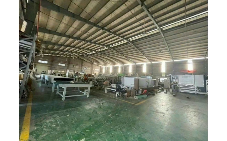 CHO THUÊ XƯỠNG KCN PHÚC LONG-LONG AN.Tổng diện tích 2.200 m2.Giá Cho Thuê : 7.500 $/tháng ( chưa VAT)