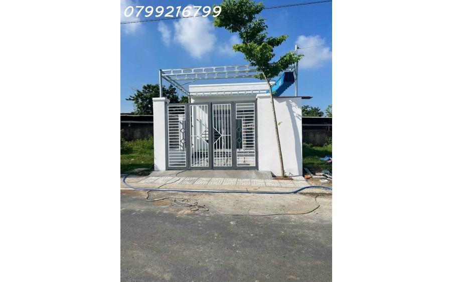 Bán gấp nhà đẹp Bình Minh Trảng Bom Đồng Nai 1 sẹc QL1A . Hỗ trợ vay 3 bên trọn sổ 1 tỷ 6 . LH 0799 216 799 em Trinh.