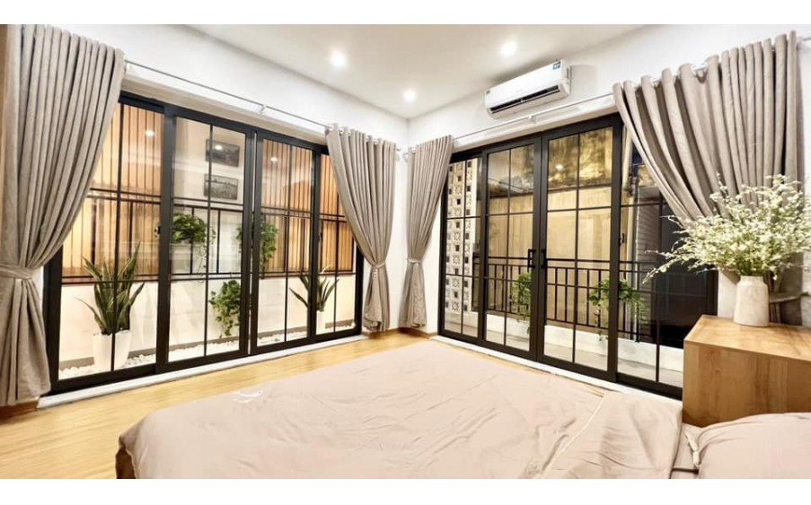 Bán nhà phân lô Nguyễn Chí Thanh, 40m2, MT 5.6m, ngõ rộng, thông, 20m ra mặt phố, nhà mới, ở ngay, giá 6.5 tỷ